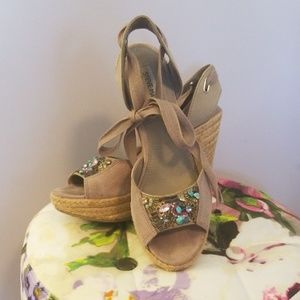 Steve Madden Grey suede wedges